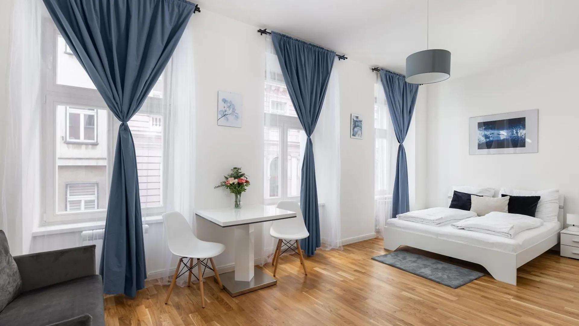 Stay2Gether Blue Vibe Studio - Metro Florenc Prague